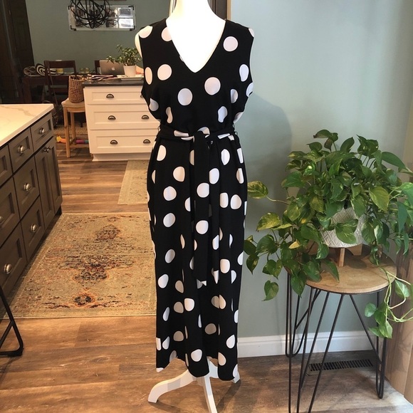 Tash + Sophie Pants - Tash + Sophie Black White Polka Dots Sleeveless V-Neck Wide Leg Jumpsuit Size M
